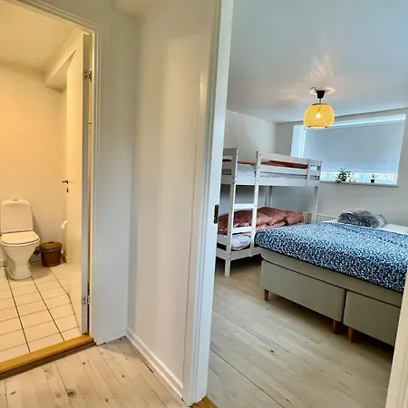 5 Minute Walk To Lego House - 50m2 - Unit A - Garden On Site Apartment